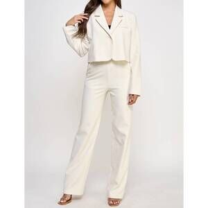 NEW ELLISON cropped power shoulder blazer in cream